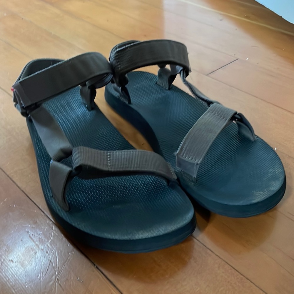 Original Teva : Size 11 mens sandals